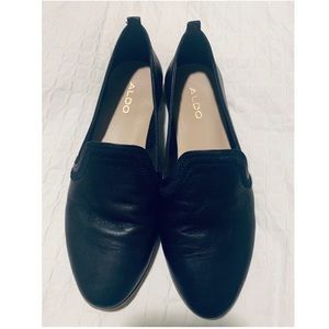 Women’s Aldo black leather flats size 5